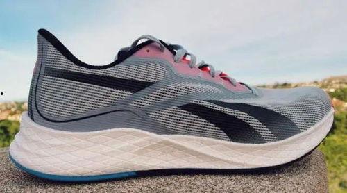 国产软弹跑鞋评测视频